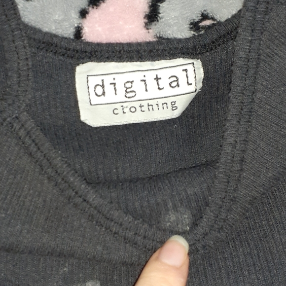 Black spaghetti strap - Picture 4 of 4